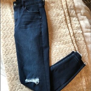 Dark Denim Hi-Rise Jegging w/ Knee Holes